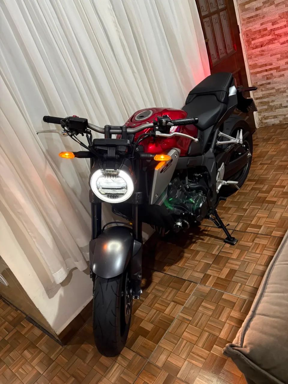 CB 650R Baixo Km