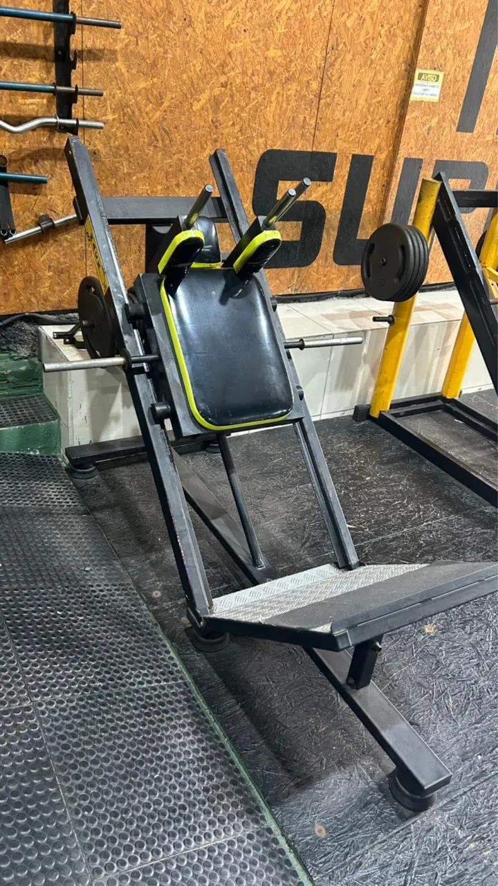 Leg press/hack compacto*