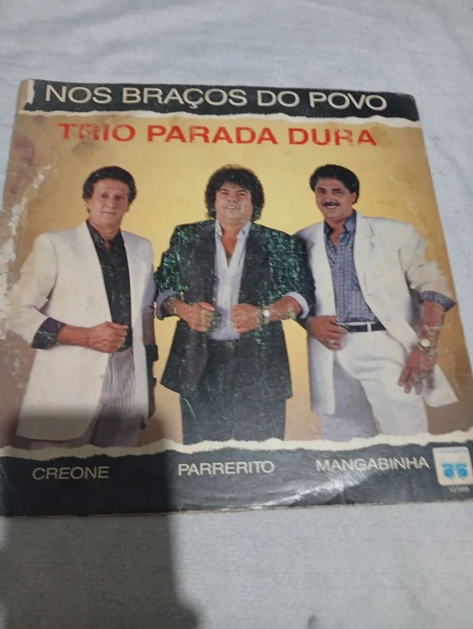 Nós braços do povo 