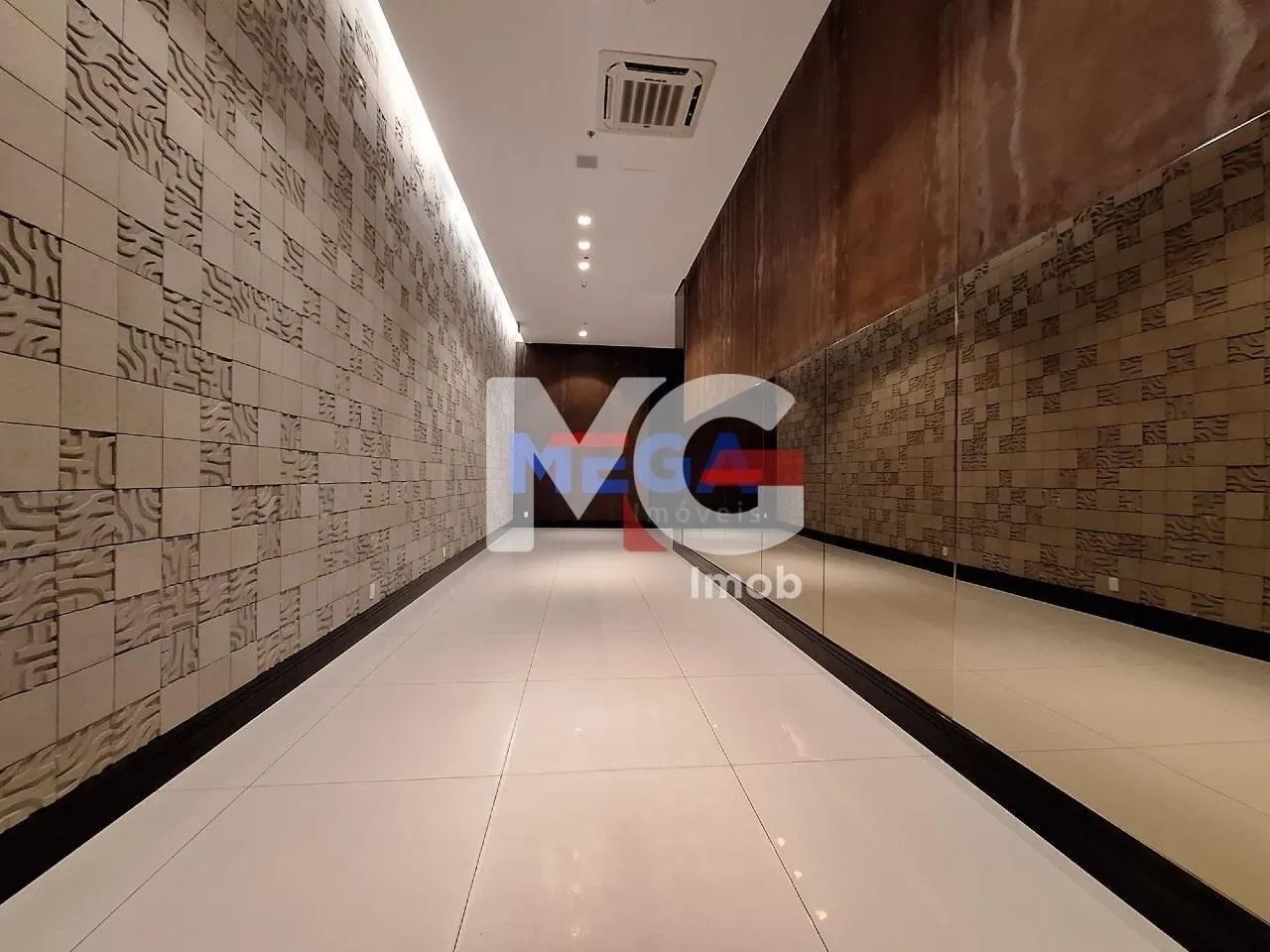 Sala Comercial à venda 66m² em Messejana - Foto 3
