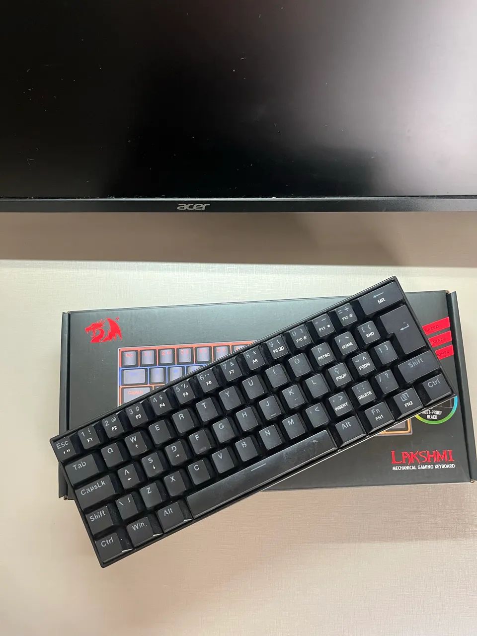 ? TECLADO MECÂNICO REDRAGON LAKSHMI - SWITCH MARROM