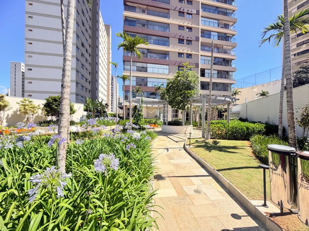 Apartamento com 3 suítes no Bairro Cambuí