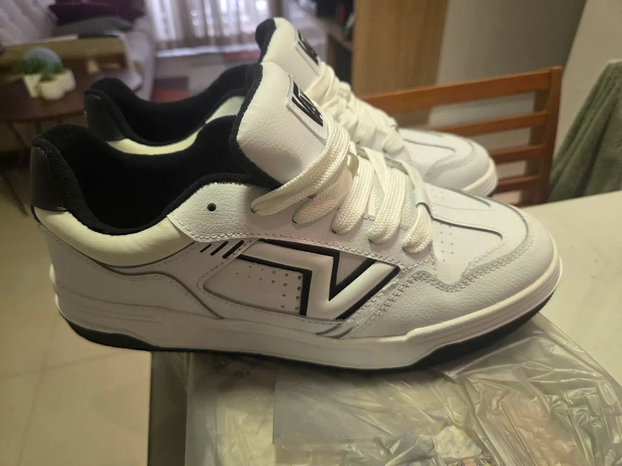 Tenis Vans Upland White Black Tam 43 - Foto 4