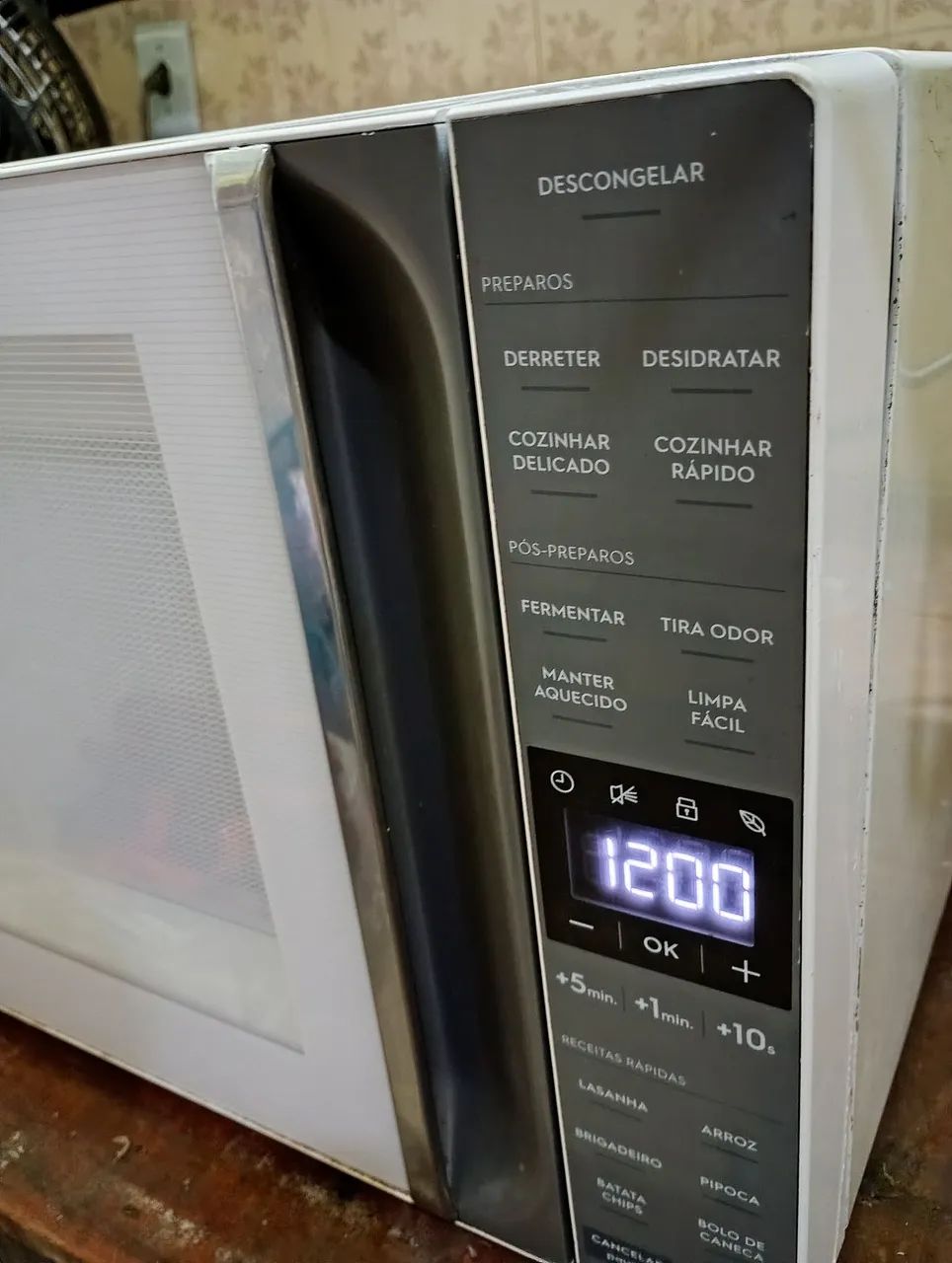 Microondas Electrolux 31 litros - Foto 2