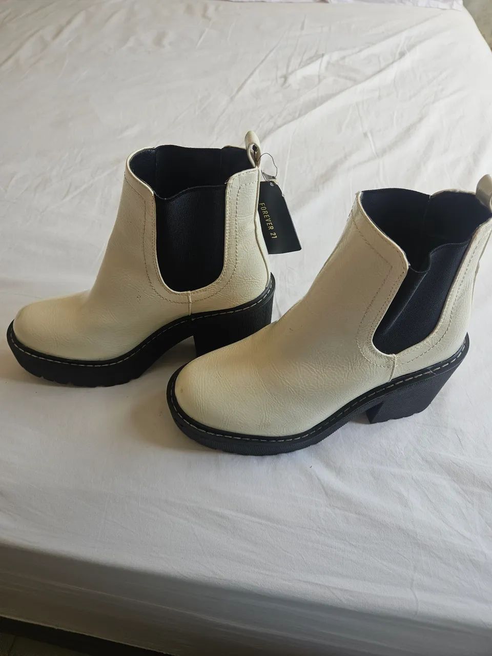 Bota linda Forever nunca usada - Foto 3