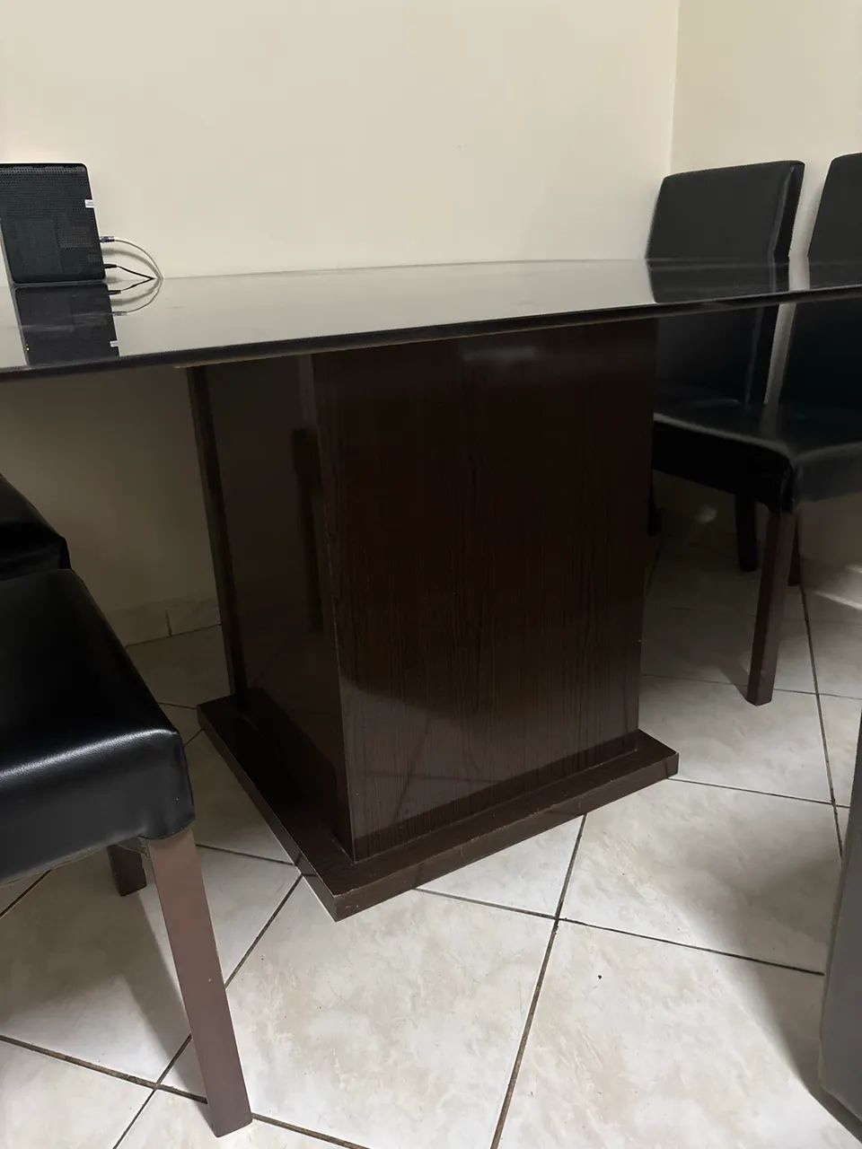 Mesa grande com 4 cadeiras - Foto 3