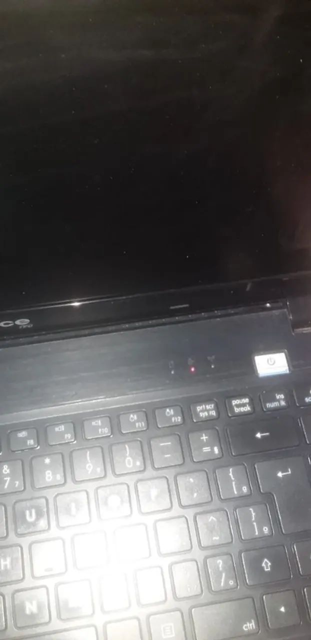 Vendo dois notebooks com defeitos leia a descrição 