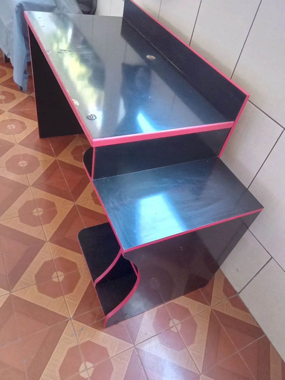 Mesa gamer com avarias.  - Foto 2