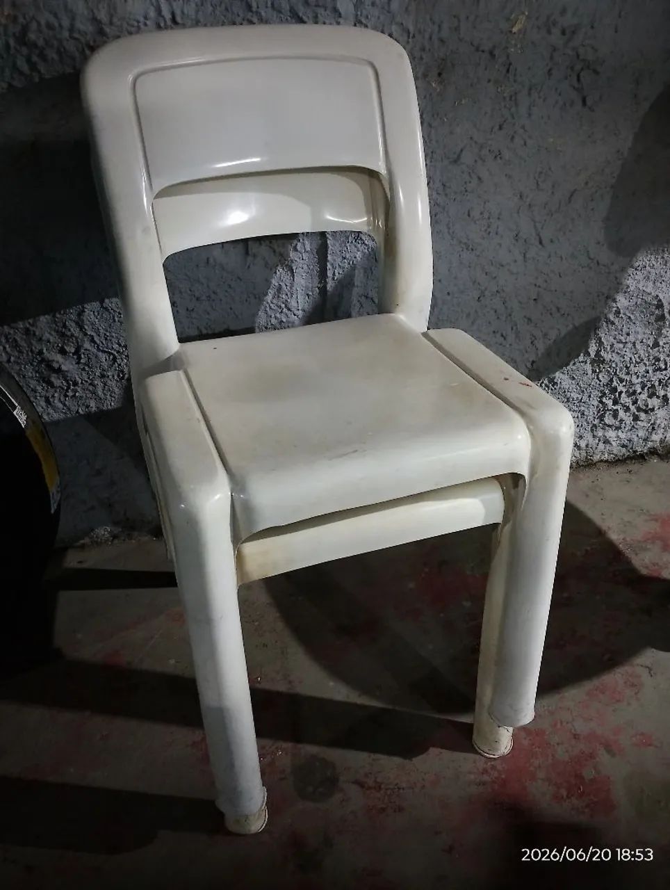 Cadeira plástica 