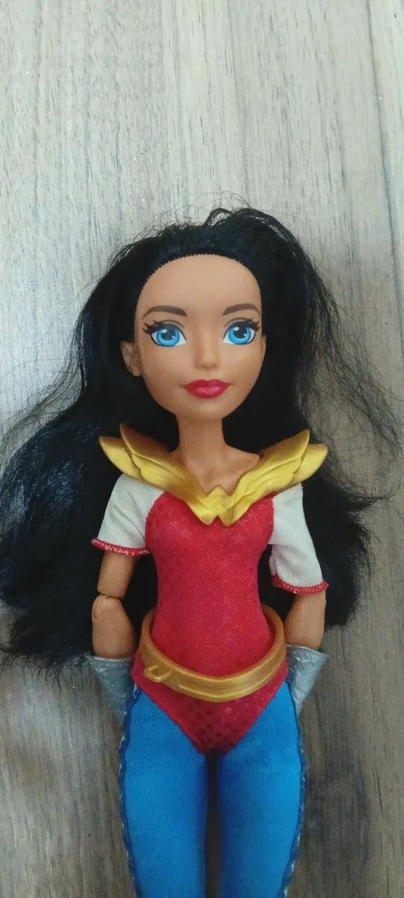 Boneca mulher maravilha hasbro barbie