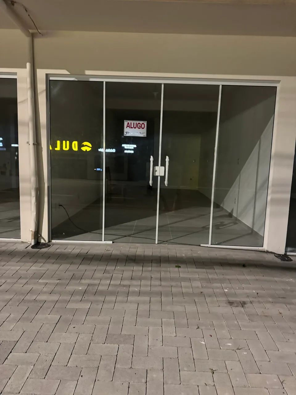 ALUGO SALAS COMERCIAIS PRAIA DO SANTINHO - Foto 2