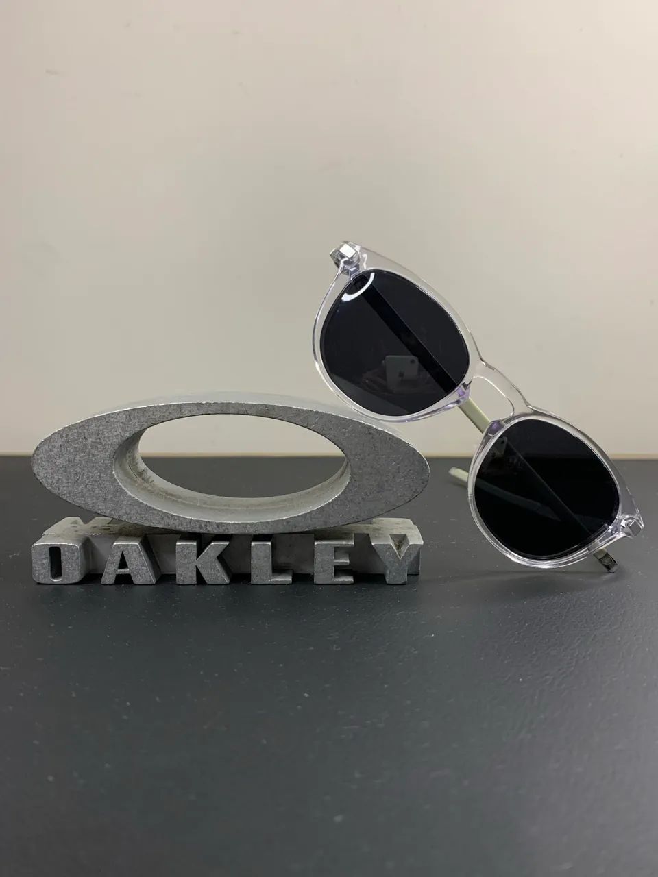 Oakley Pitchman