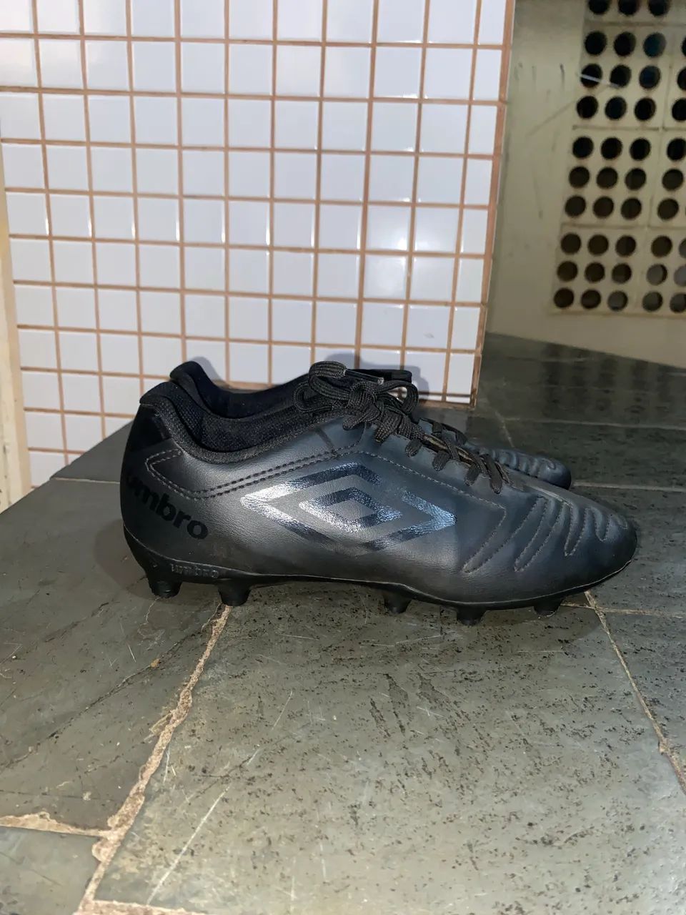 Chuteira Umbro Class - Foto 2