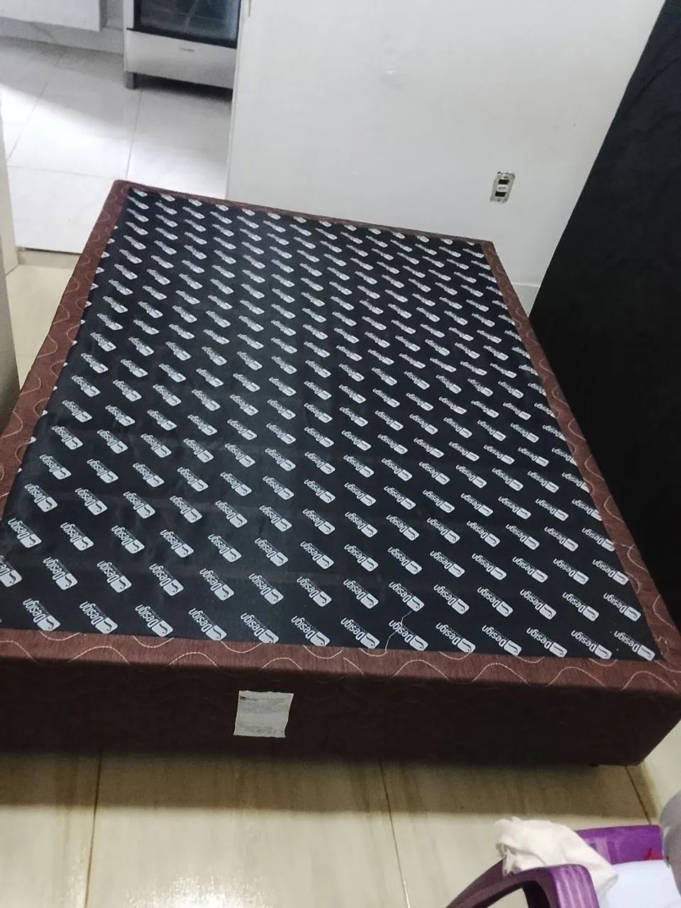vende se uma cama box casal seme nova - Foto 2
