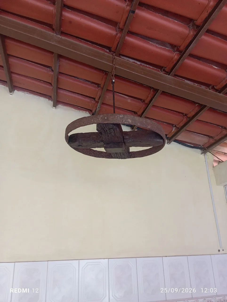 Lustre rústico de Braúna e ferro - Foto 4