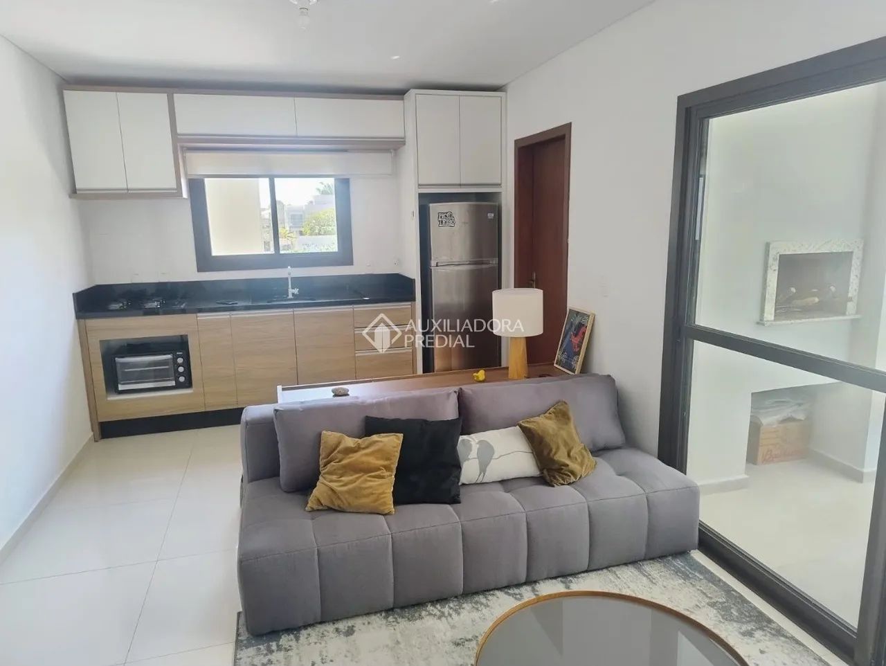 Apartamento mobiliado de 1 dormitório no Campeche Central