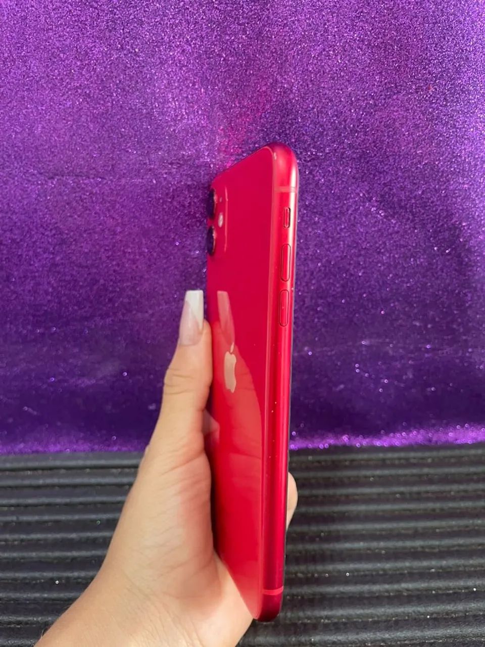 IPHONE 11 RED 64GB - Foto 2