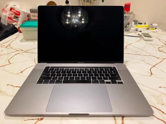 MacBook Pro 2019 15" i7 em Ótimo Estado e com Carregador Original/ Parcelo e Entrego - Foto 2