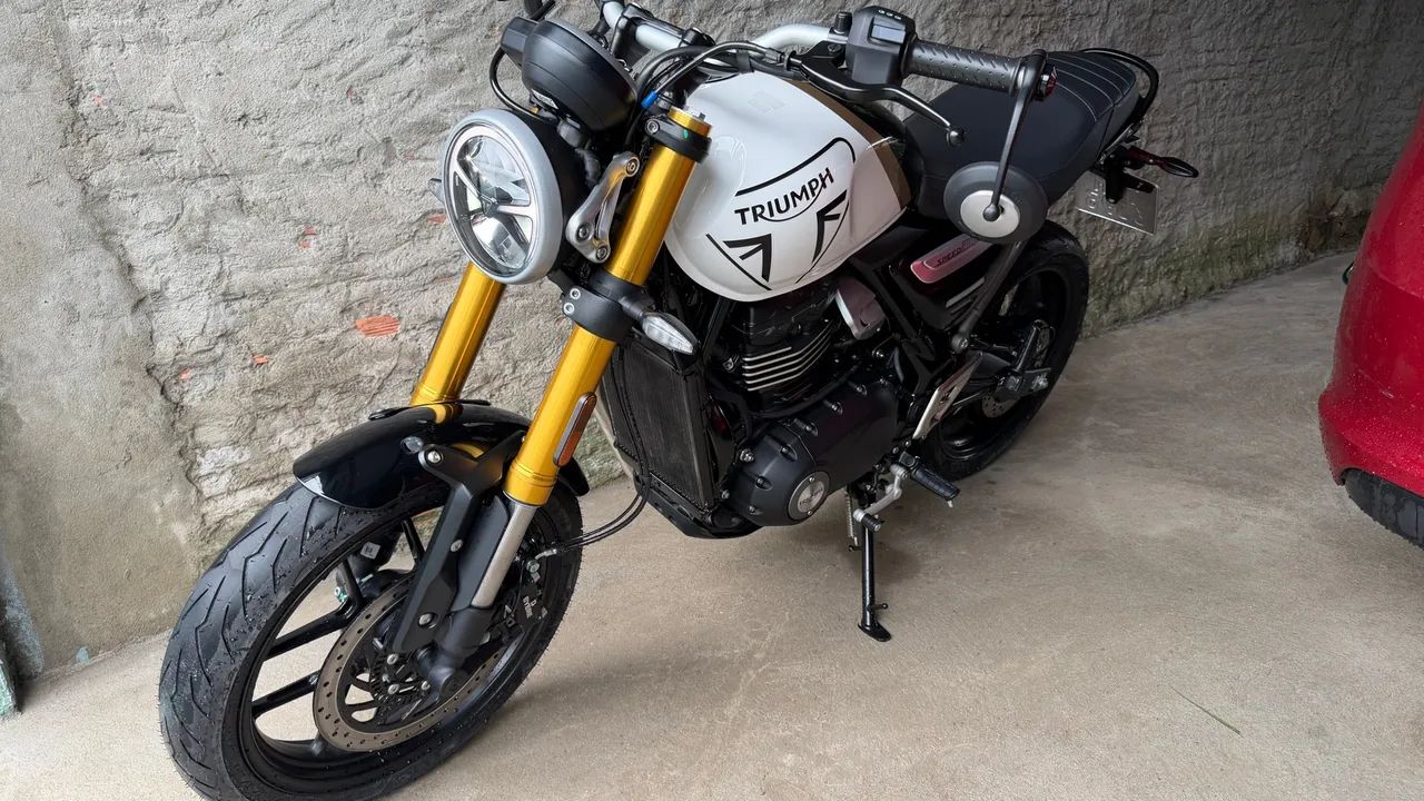 Triumph speed 400