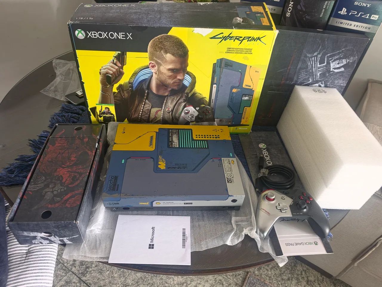 Xbox one x cyberpunk 2077 Limited edition  - Foto 2