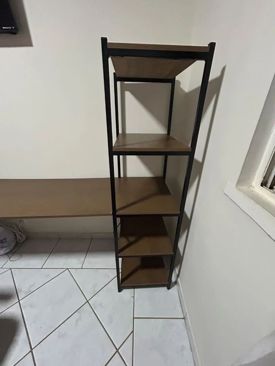 Mesa escrivaninha com 5 prateleiras - Foto 3