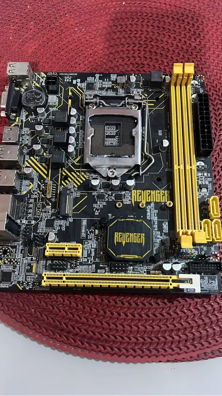 Placa mãe h61 pra socket lga1155 funcionando perfeitamente 