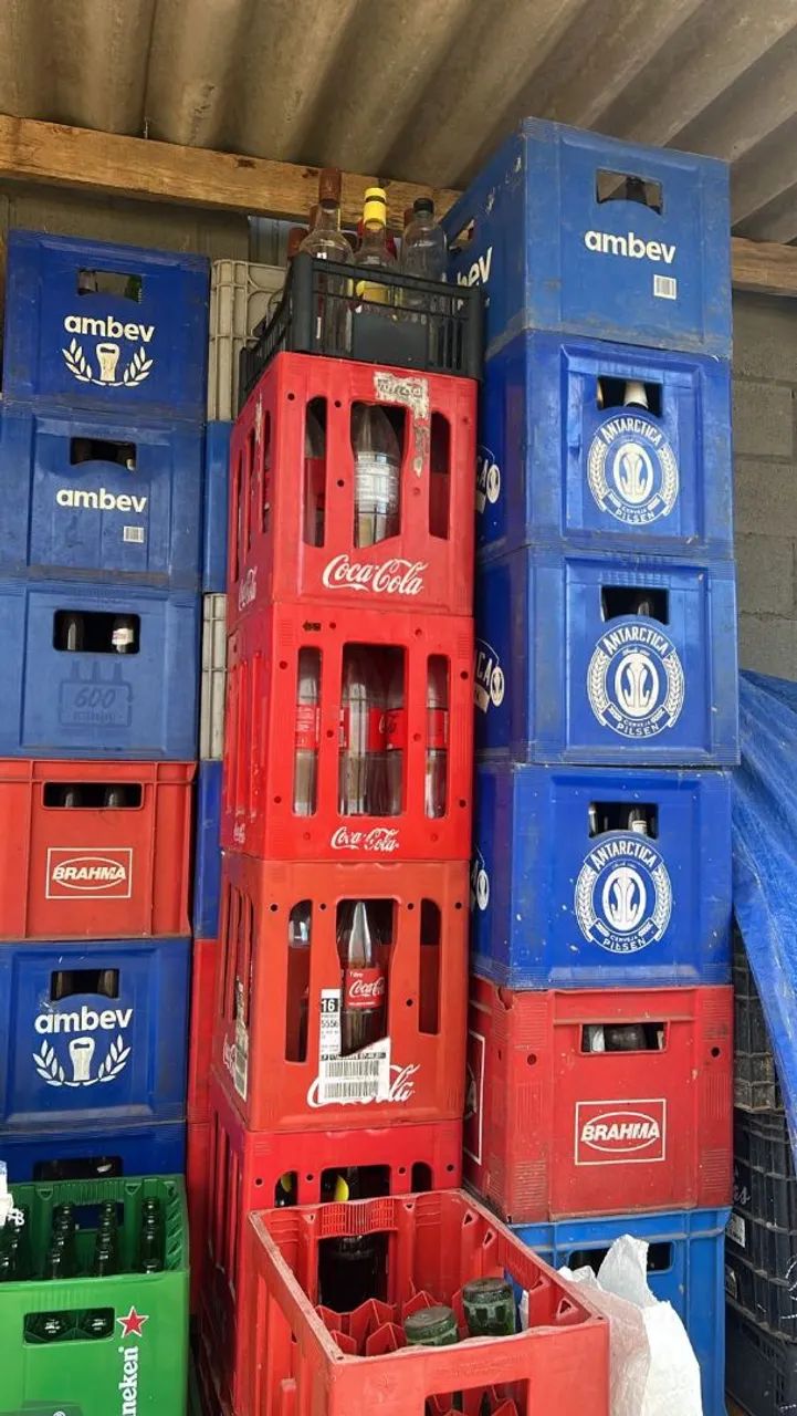 Caixa de coca cola de 1 litro 
