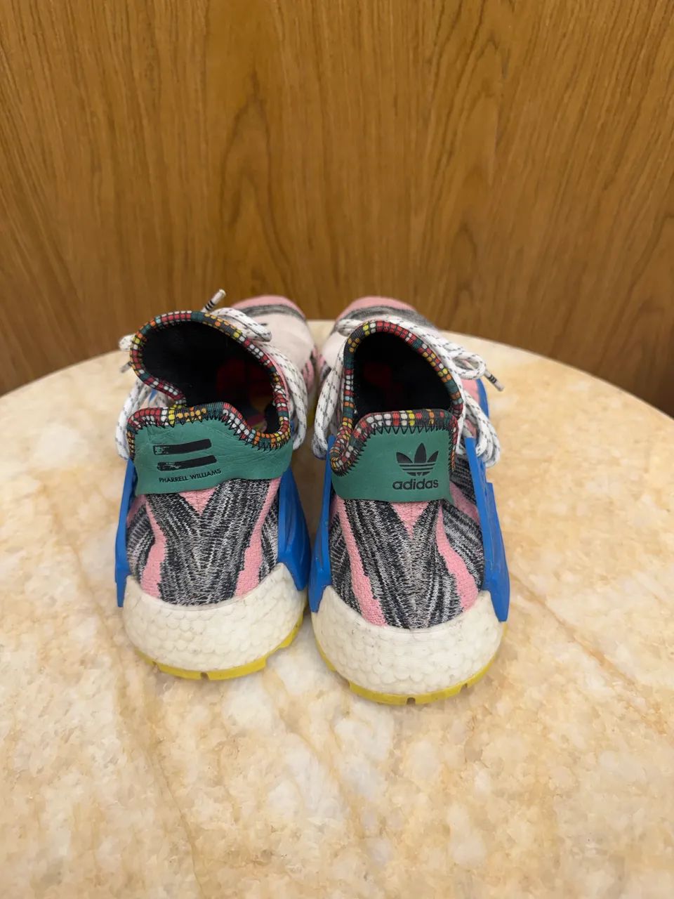 Tênis Adidas modelo exclusivo Original 40 Brasil  - Foto 2