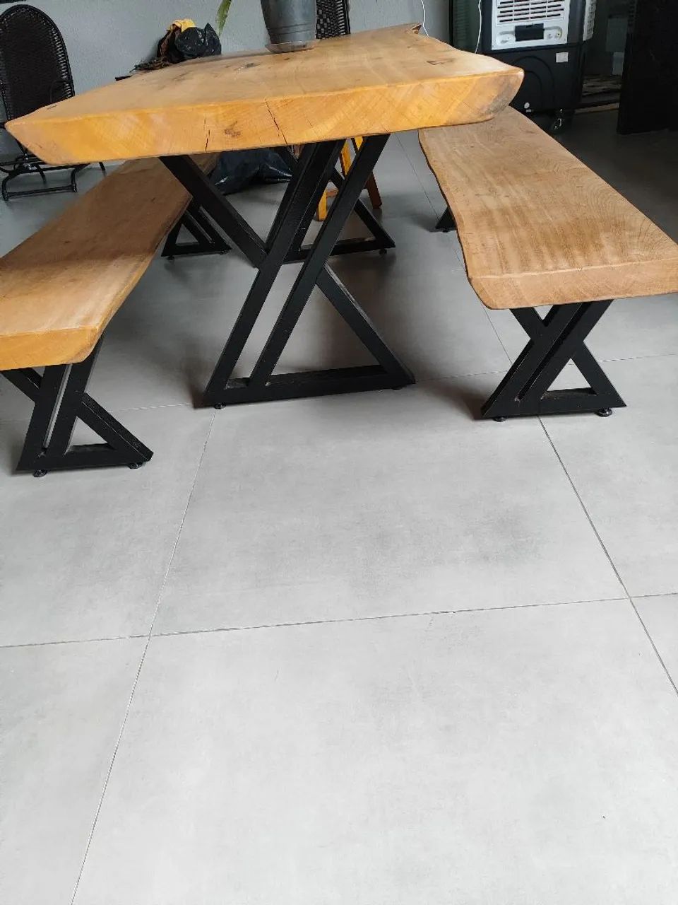 Mesa de Madeira com 2 Bancos  - Foto 3