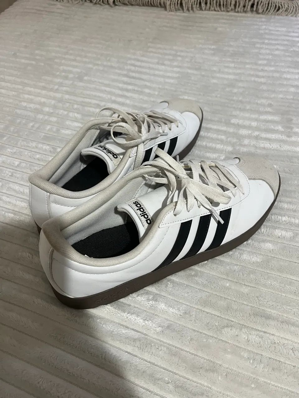 Tênis adidas 42