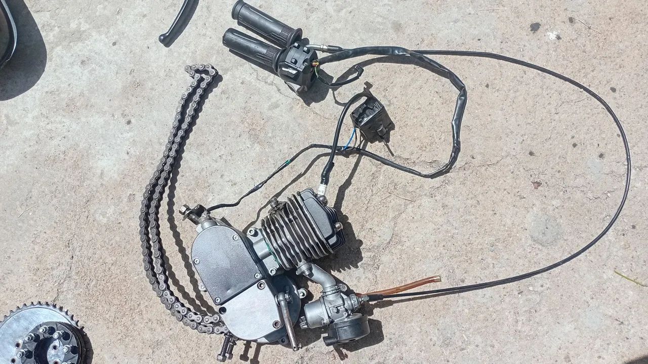 Motorizada, motor 80cc , com kit rocati  - Foto 2