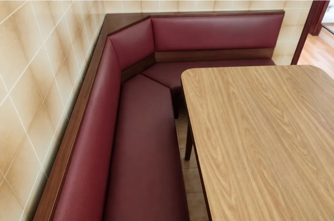 Canto Alemão com Mesa e Cadeiras - Foto 3