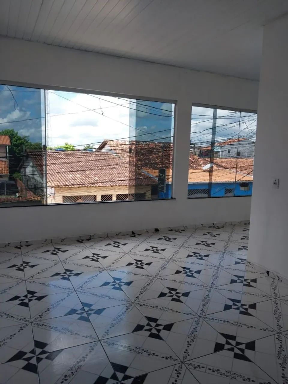 Aluguel de casa altos.