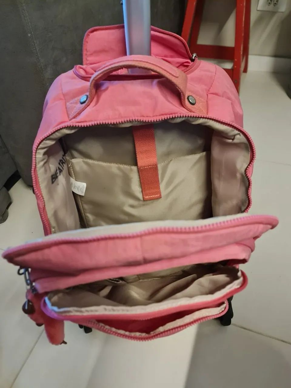 Vendo mochila escolar - Foto 4