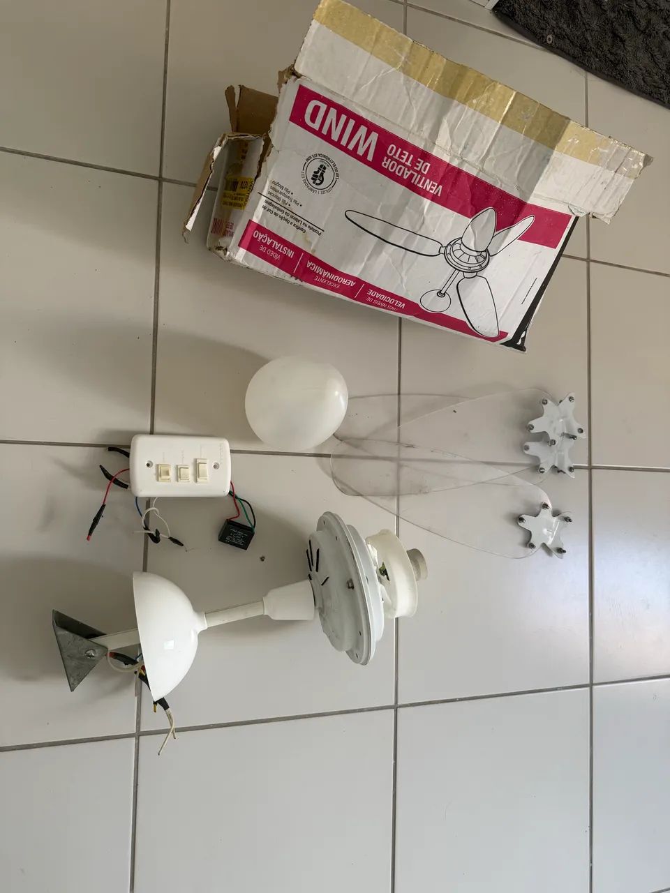 Vendo armário duas peças e ventilador de teto  - Foto 2