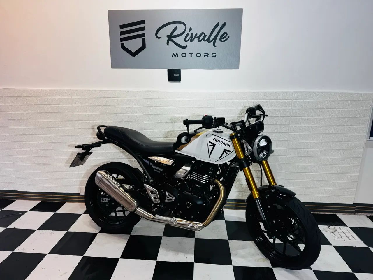 TRIUMPH SPEED 400 