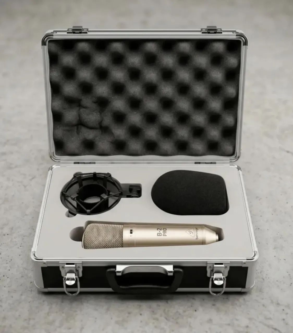 Microfone Behringer B2 pro