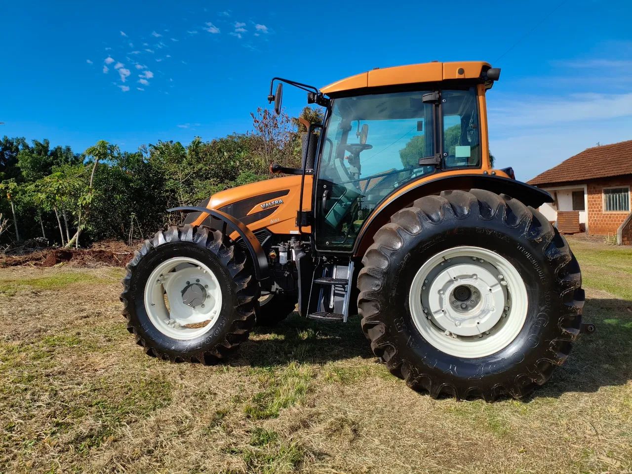Trator valtra a144 ano 2025
