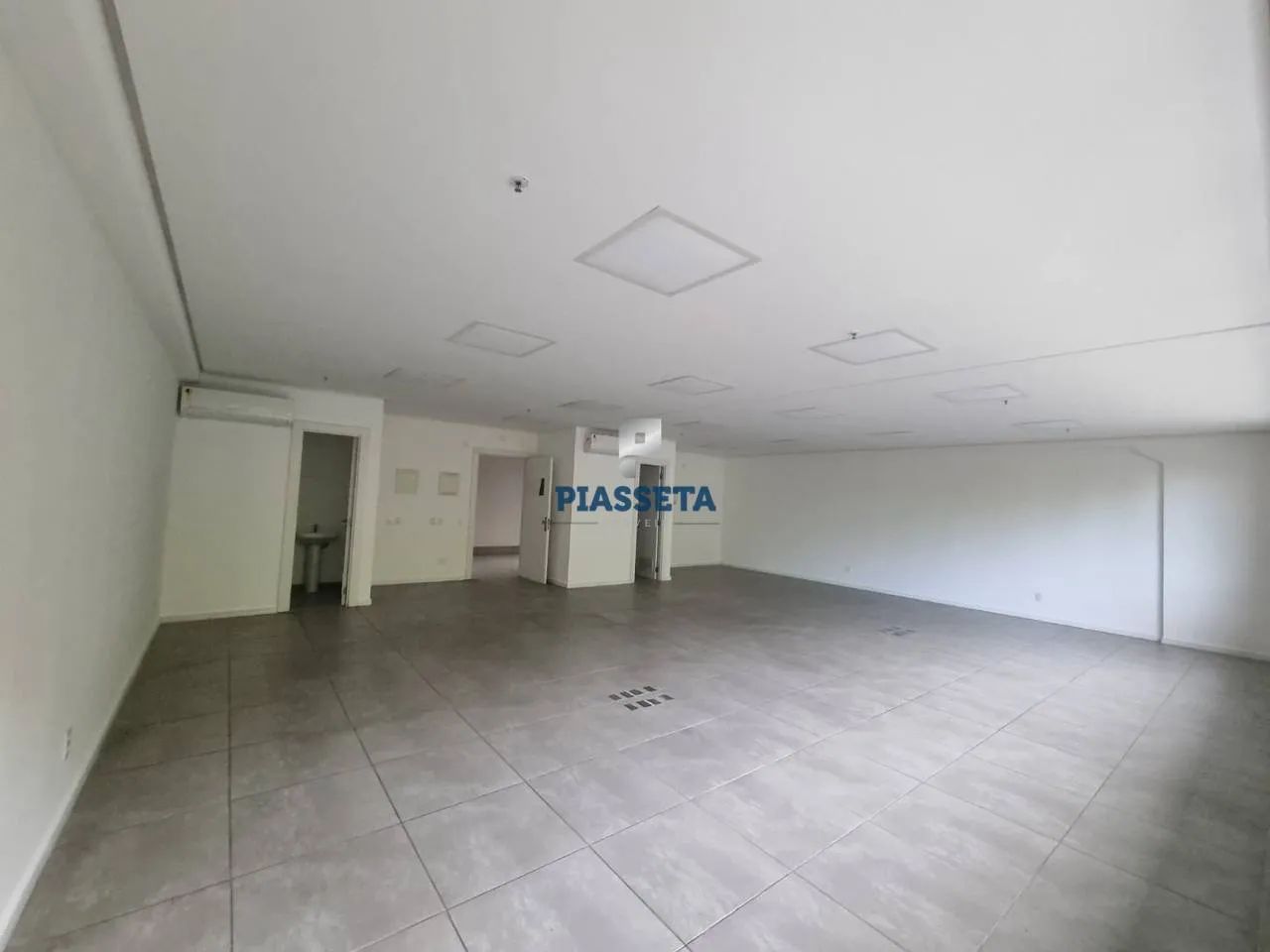 Sala com 101,73m² com vista para área verde pronta para uso no SC 401 Square Corporate - Foto 4