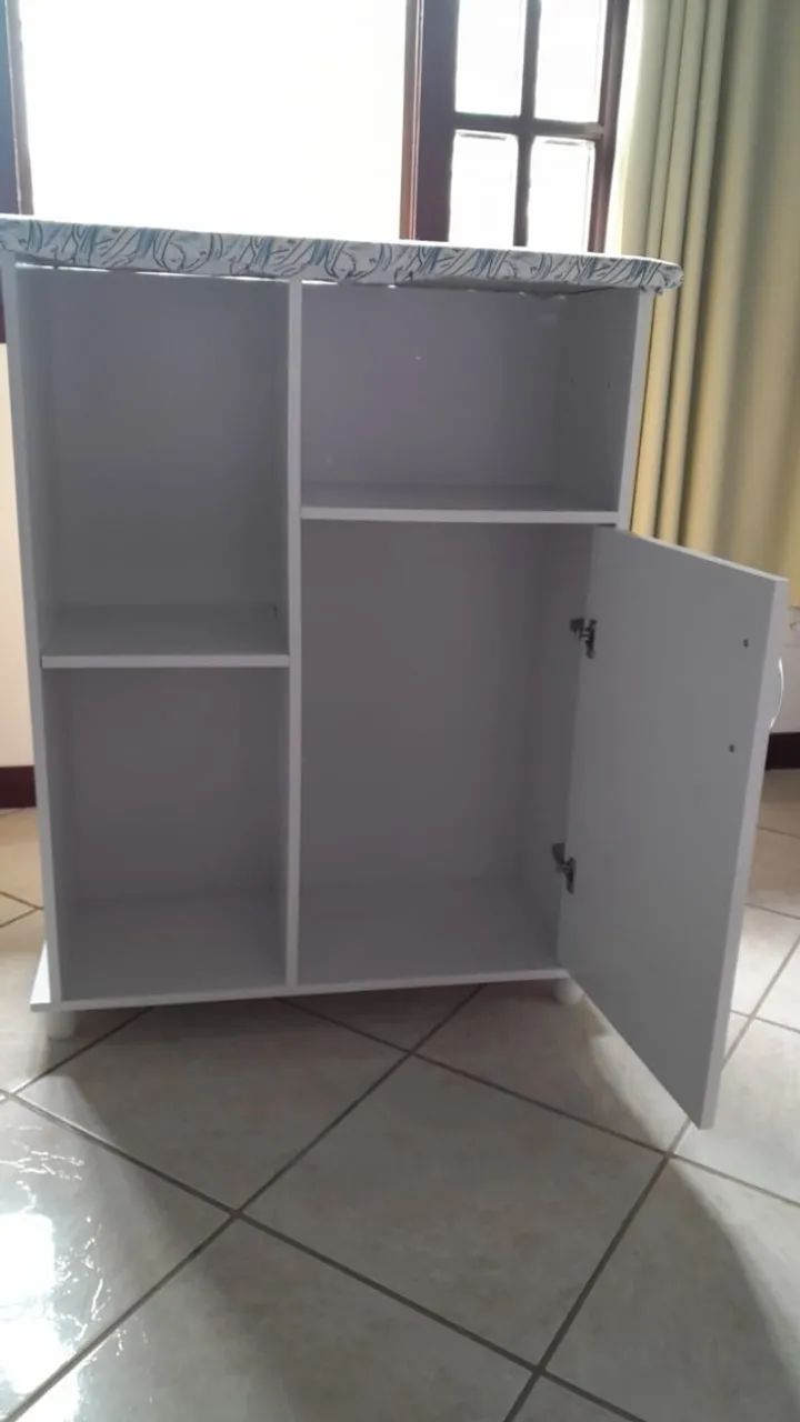 Mesa de passar roupa com balcãozinho - Foto 2