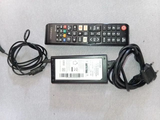 Tv Smart Samsung 32 polegadas com tela trincada  - Foto 3