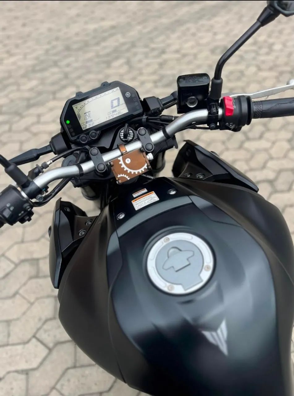 YAMAHA MT-03 2025 - Foto 3