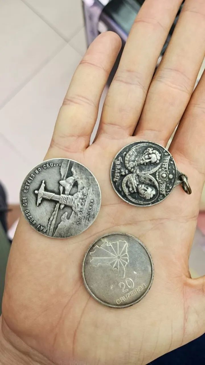 Moedas Antigas de Prata