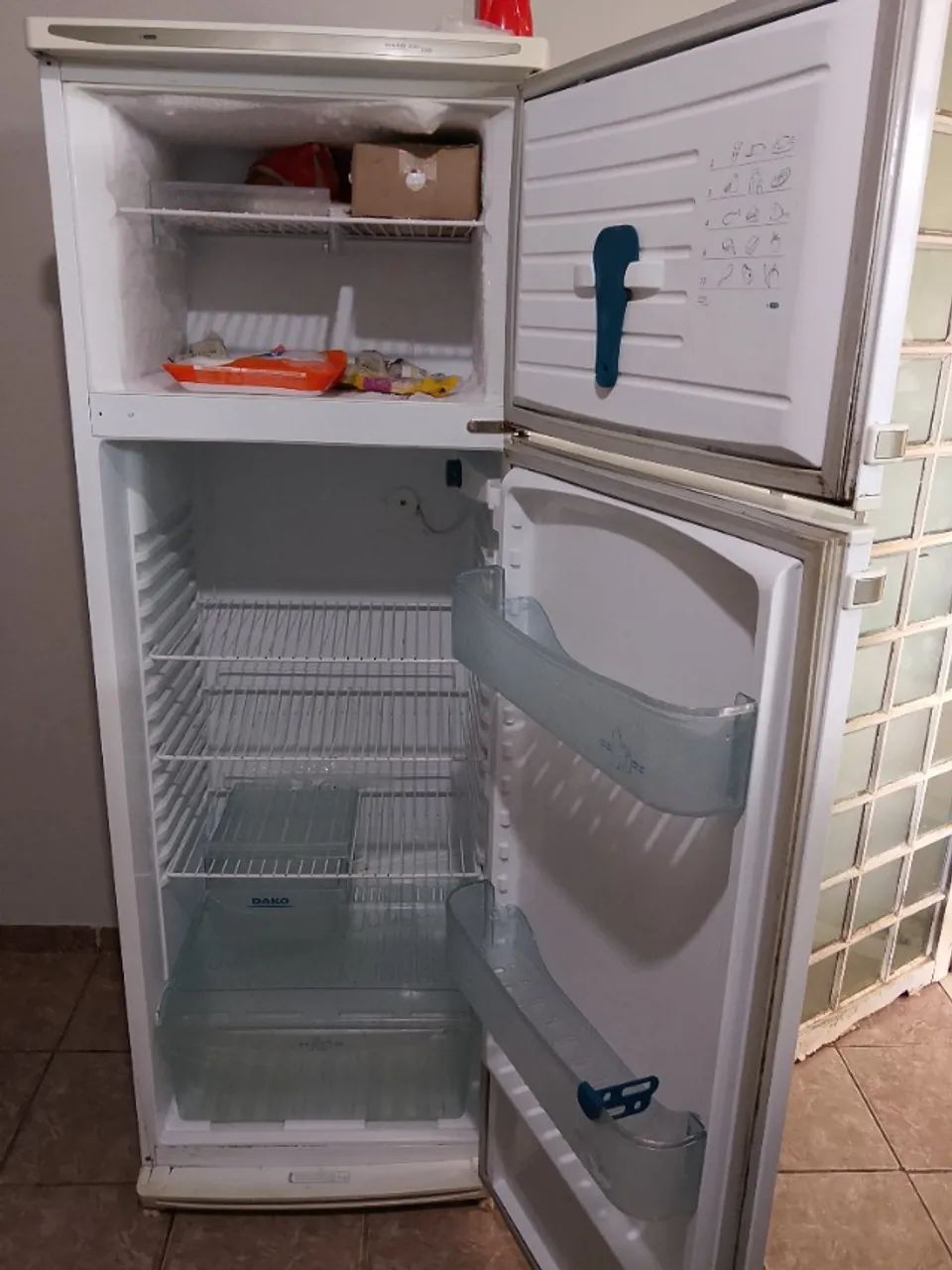 Vendo geladeira no novinha - Geladeiras e Freezers - São Jorge