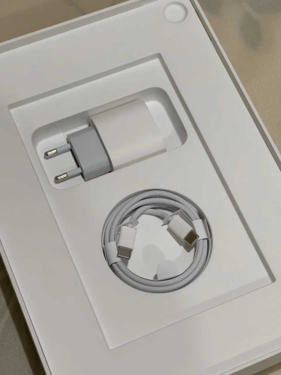 Apple iPad Air M3 - 128GB - Wi-Fi - Cinza Espacial - Novo, sem uso