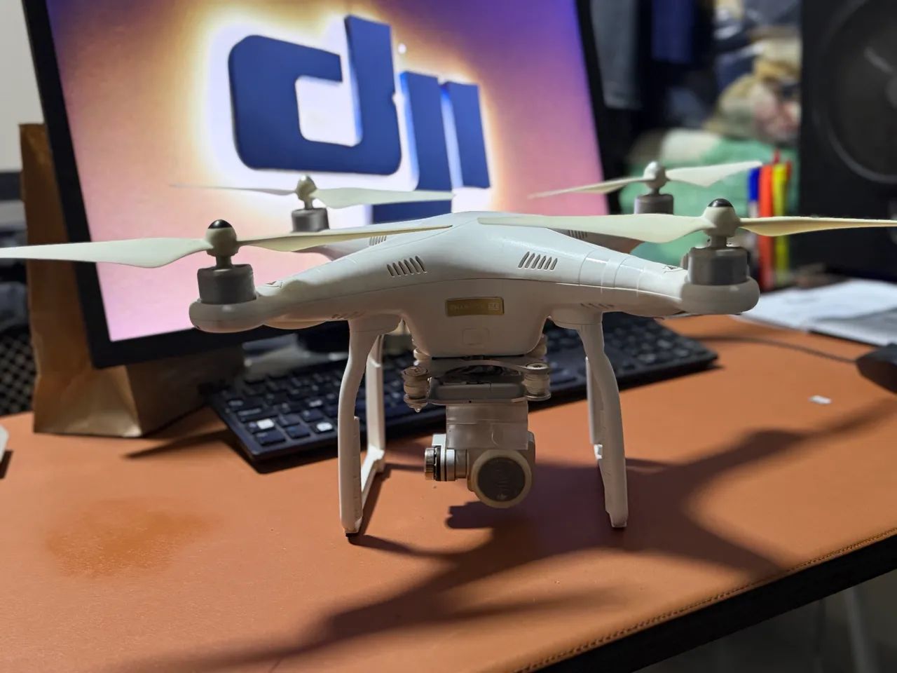 DRONE DJI PHANTOM 3 COM CÂMERA 4K ? KIT COMPLETO!  - Foto 5