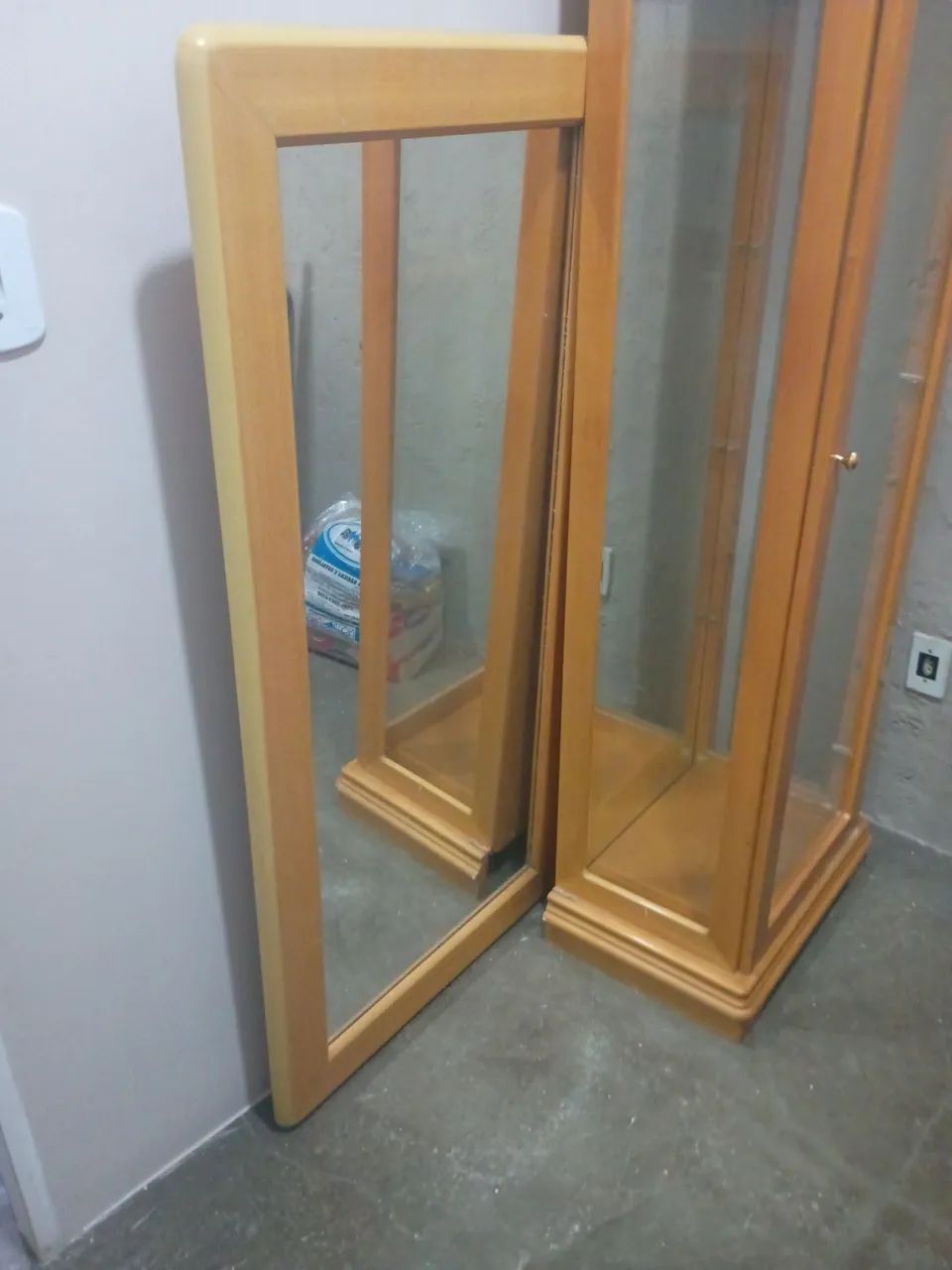 Mesa de 4 cadeiras espelho e cristaleira  - Foto 4