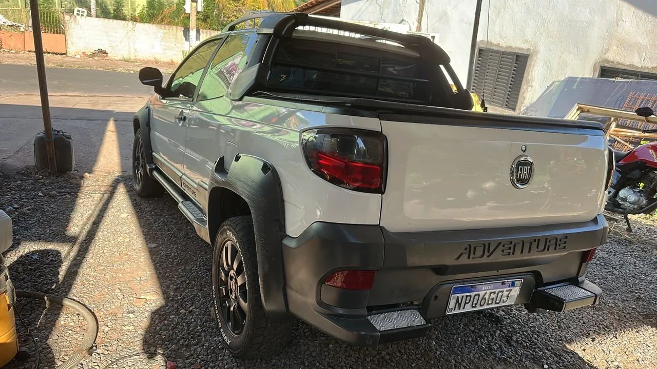 Fiat Strada Adventure1.8/ 1.8 Locker Flex CD 2016 - Foto 4