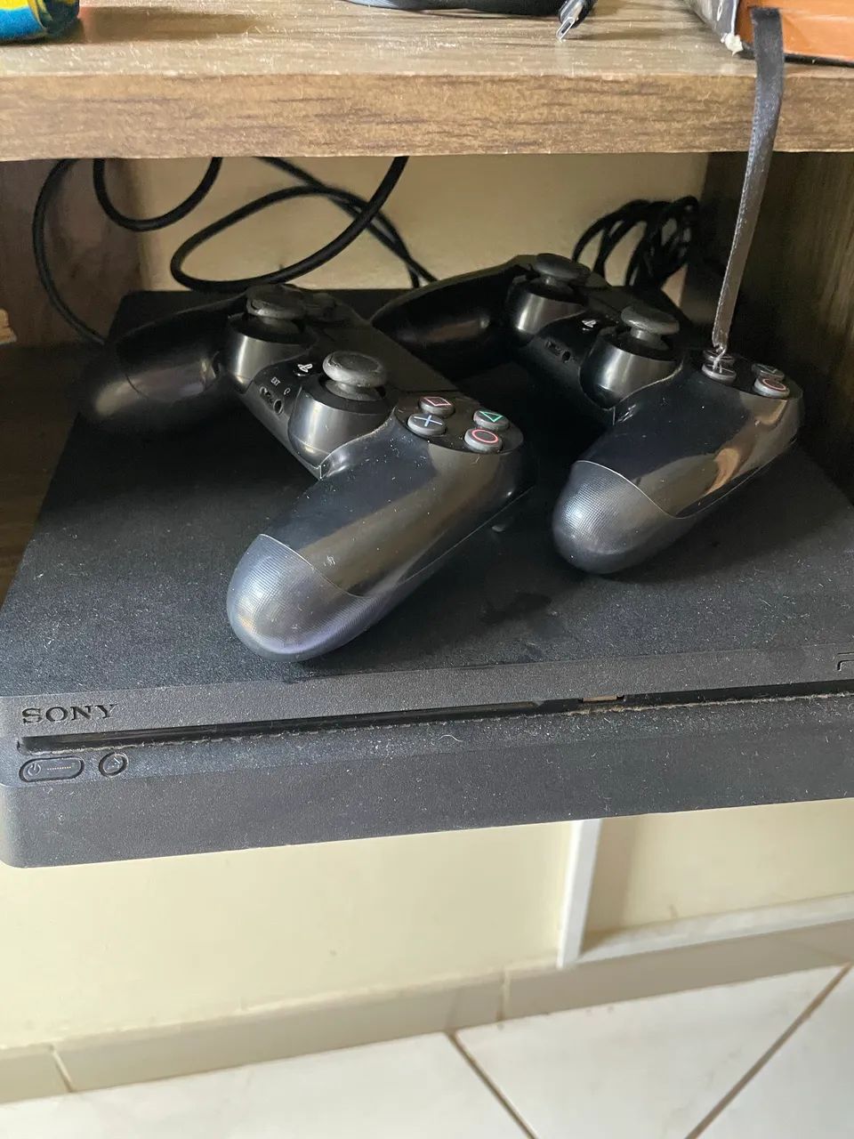 PS4 Slim Impecável + 2 Controles (Sem Drift) + 3 Jogos Top!