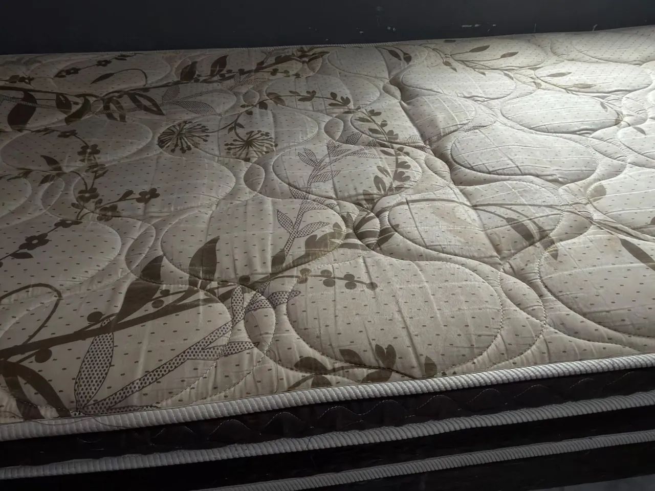 vendo cama de solteiro, praticamente nova!! passo cartão e aceito proposta  - Foto 2